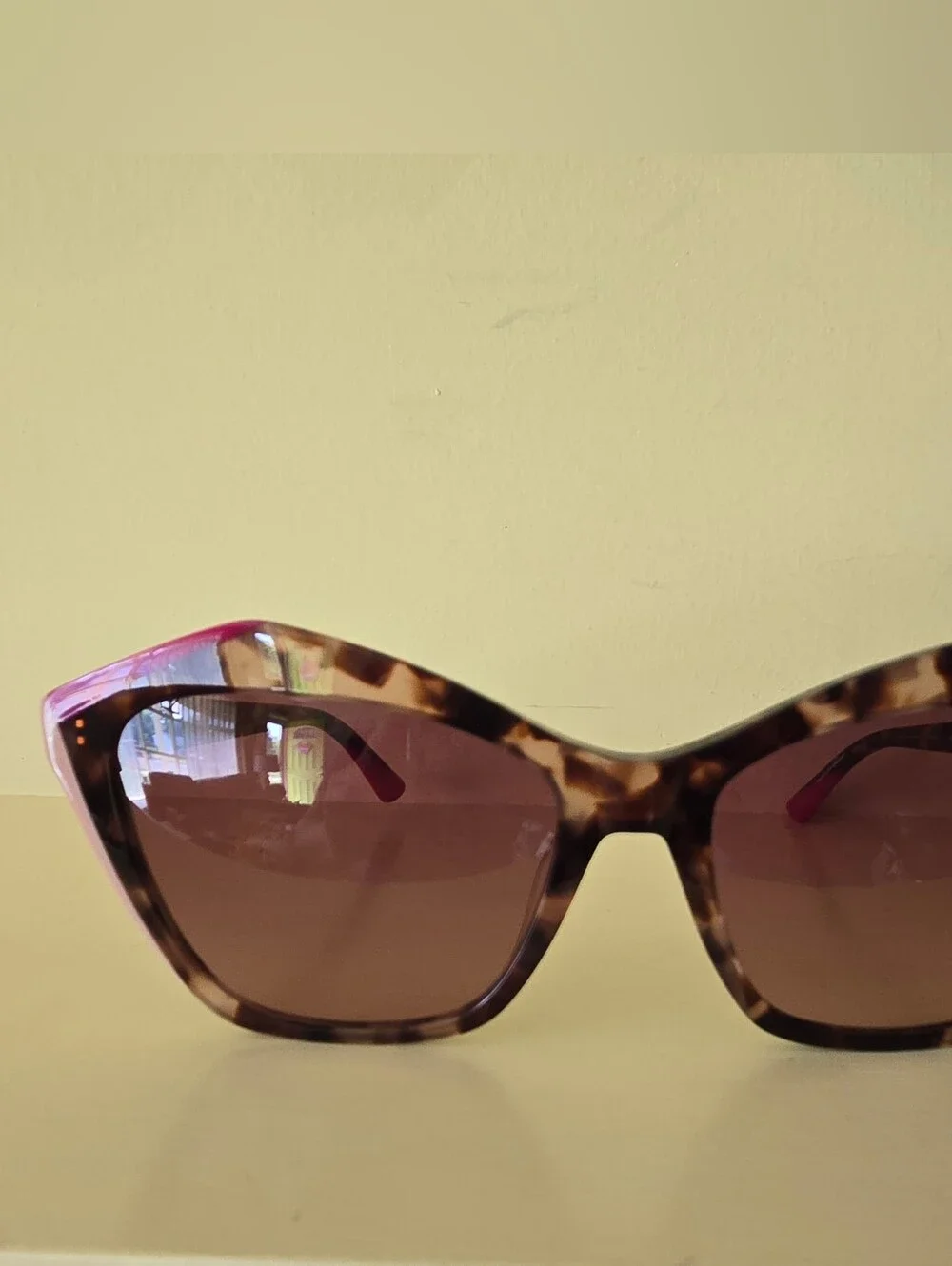 Marciano by GUESS Women's Cat Eye Tortoise Pink Sunglasses 59-18-140